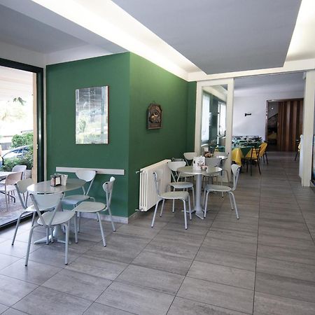 Green Village Accommodations Colico Bagian luar foto