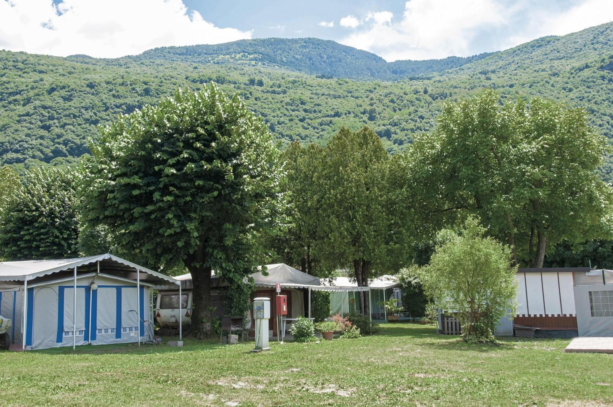 Green Village Accommodations Colico Bagian luar foto