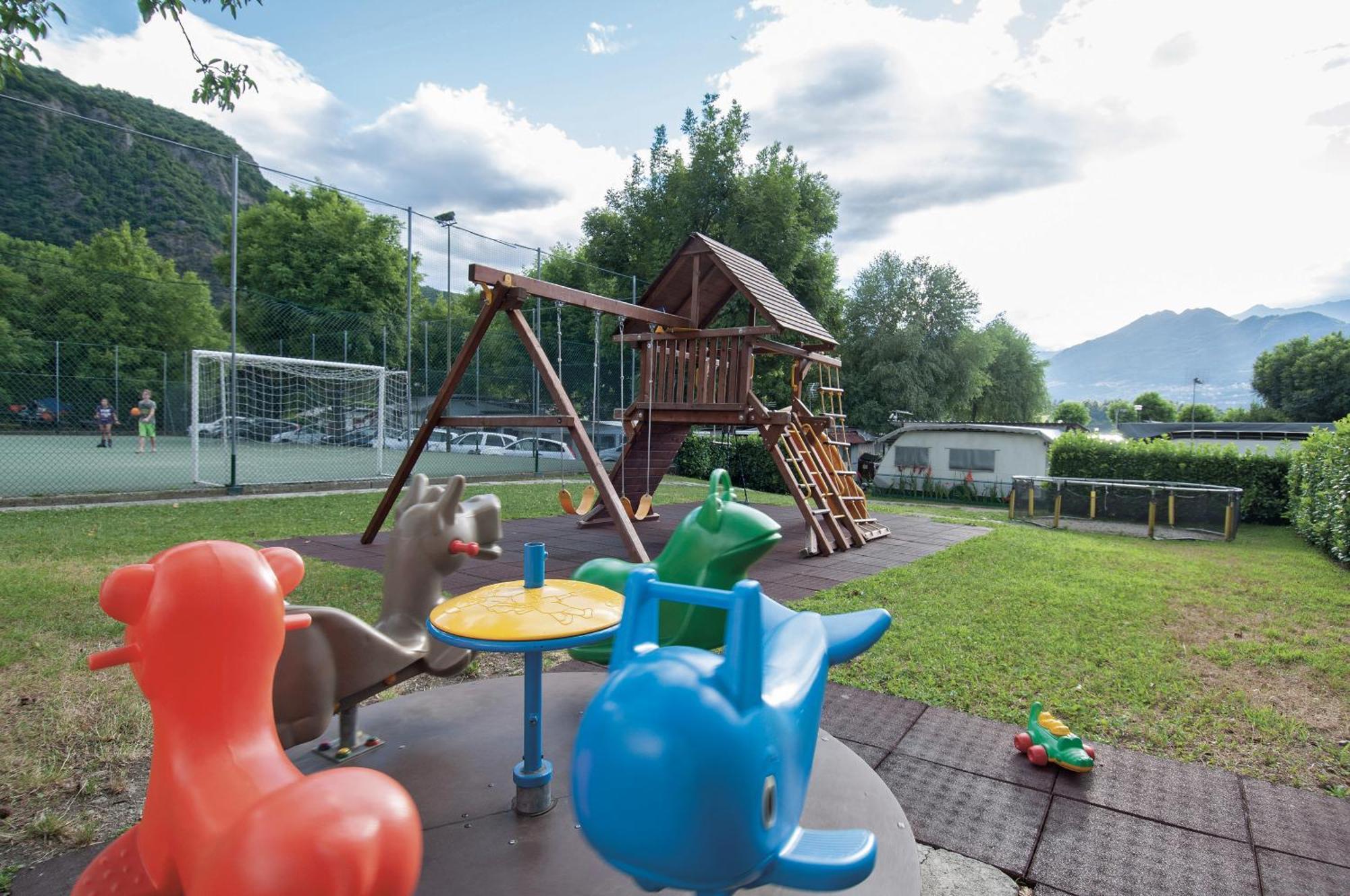 Green Village Accommodations Colico Bagian luar foto