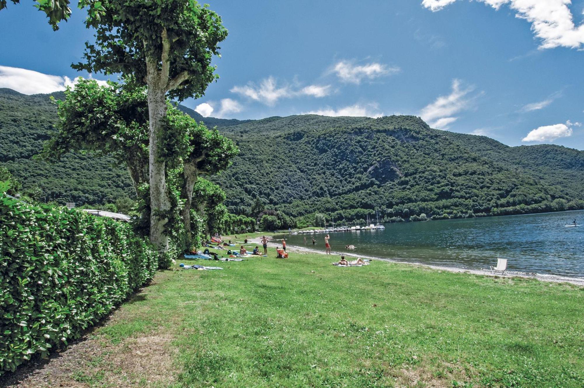 Green Village Accommodations Colico Bagian luar foto