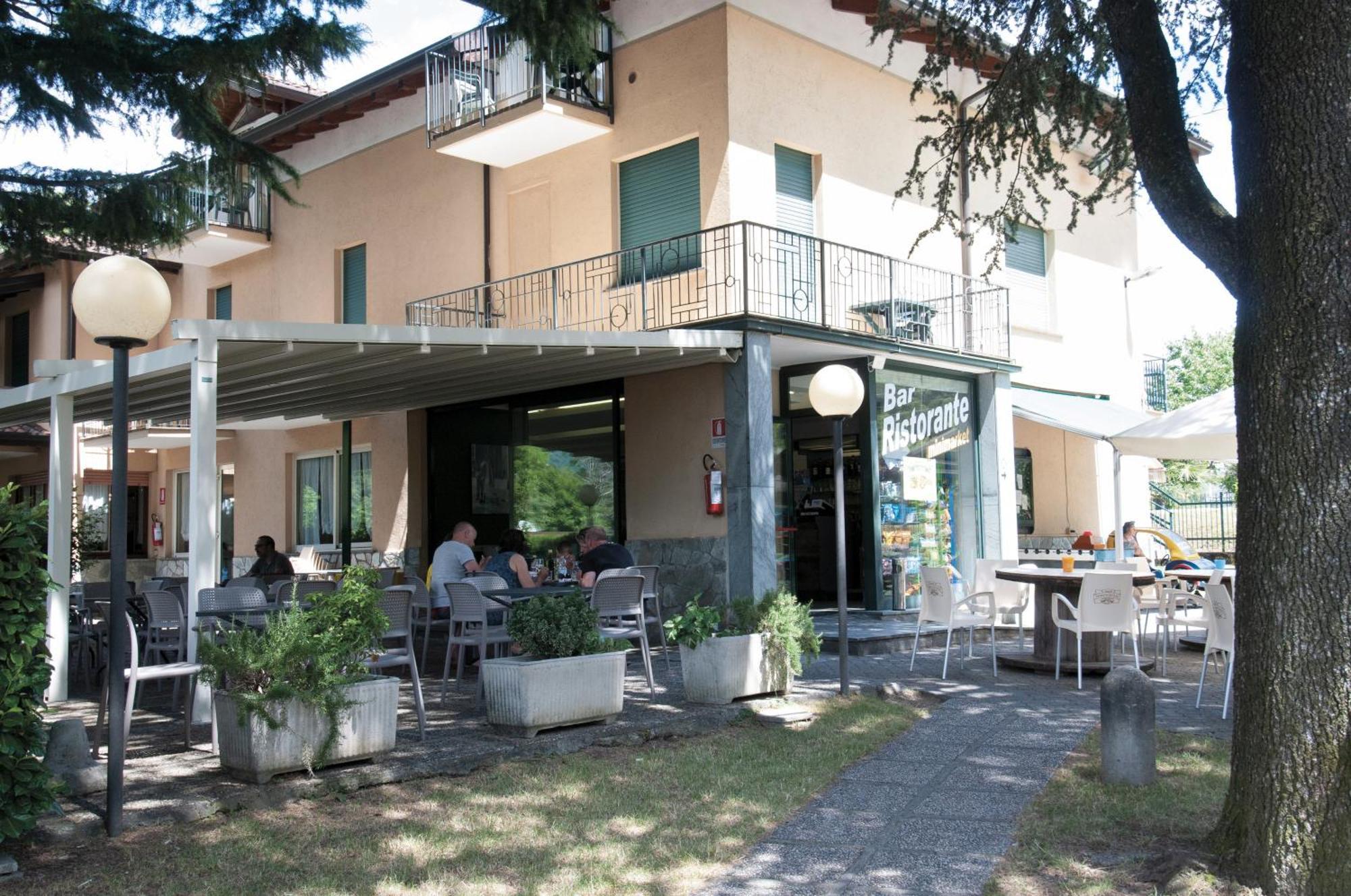 Green Village Accommodations Colico Bagian luar foto